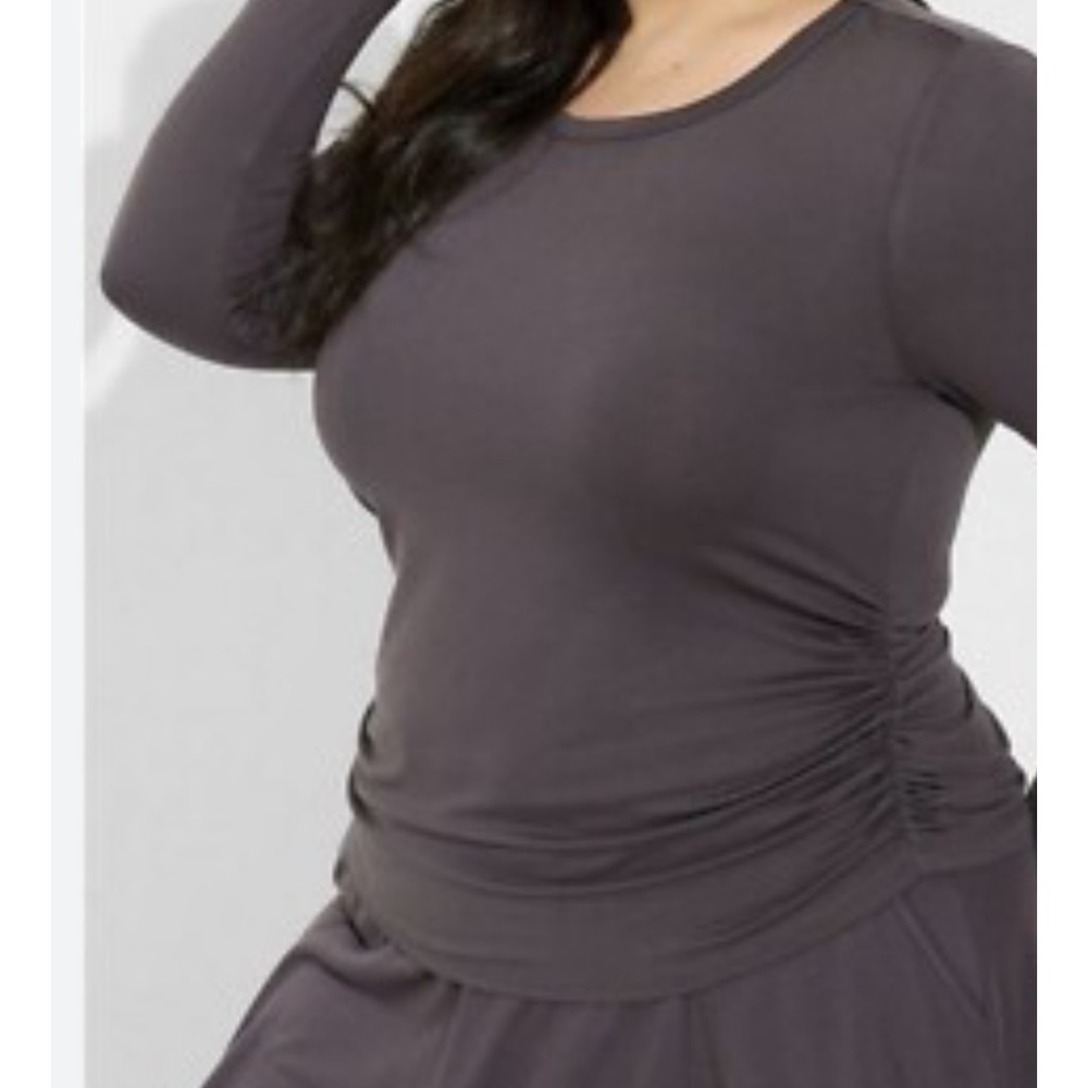 Torrid super soft Cinched side Top Sz 3